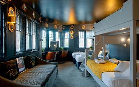 The Lombard House - Sleeps Up To 12